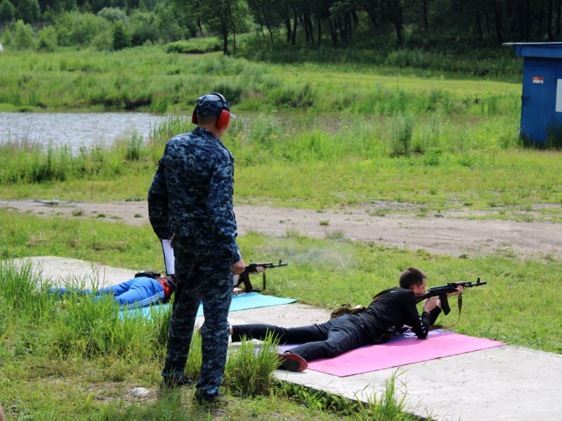 Амурские полицейские приняли участие в соревнованиях по преодолению полосы препятствий со стрельбой